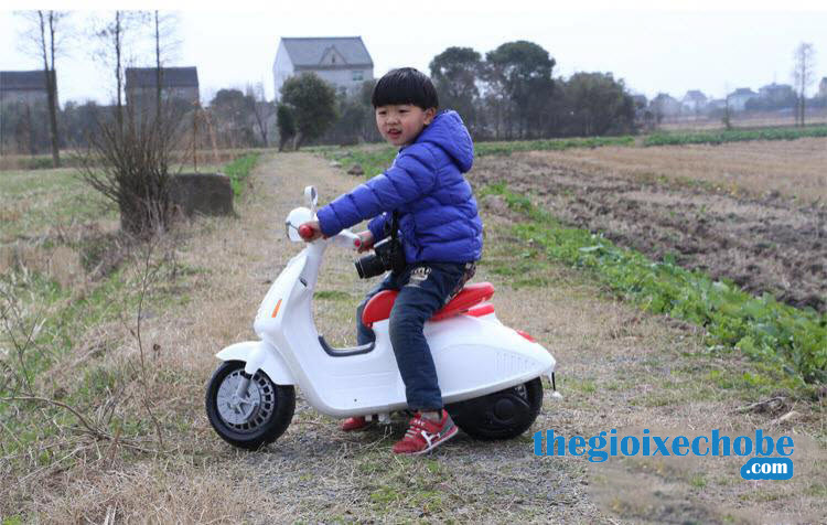Xe máy điện trẻ em Vespa YH-8820