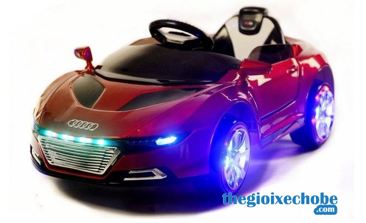 Hệ thống đèn Led xe ô tô điện trẻ em A288 vô cùng bắt mắt